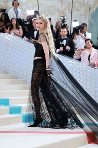 352417713_MetGala2023-KarlLagerfeldRedCarpetLooks1.png