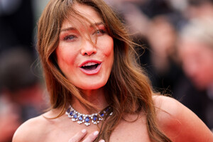 354851663_picturepub-carla-bruni-012.jpg