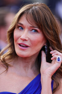 355184720_picturepub-carla-bruni-008.jpg