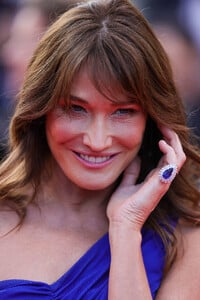 355184726_picturepub-carla-bruni-009.jpg