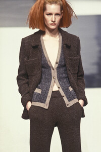 374402076_Chanel1997WomenRTW38.thumb.jpg.4800e74a542ebea3d57f63e2091eda81.jpg