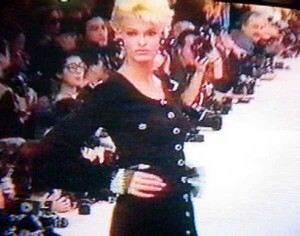 1996 24 oct VH1 Fashion Award (11).JPG