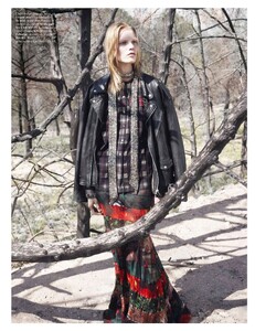 479626703_vogue-paris-2013-septembre(dragged)88.thumb.jpg.8ae565ab089806a313aa511e1424fda6.jpg