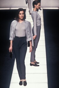 509757846_GiorgioArmani1996WomenRTW47.thumb.jpg.c89d054da21302b3966ae05fe29ef9b3.jpg