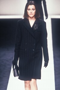 532726076_GiorgioArmani1996WomenRTW89.thumb.jpg.6c769c51f3e4effbbb9b8981a5ddb849.jpg