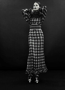 535408660_VogueSpainApril2017-016.thumb.jpg.8057c867bf8194ddfe9102549a63a5bd.jpg