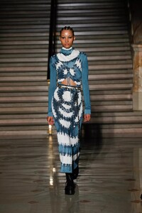 587530192_AltuzarraPOF22029.thumb.jpg.8878b02dae8a9ff00a056445dbbec8d8.jpg