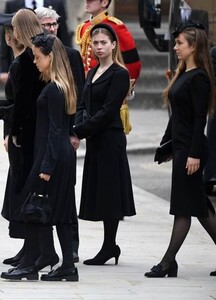 58d3541e653e-lady-marina-windsor-westminster-abbey-z.thumb.jpg.cd128a6fa0ddbc6f392ddeffae17079f.jpg