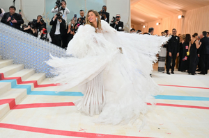 593787270_US-ENTERTAINMENT-FASHION-METGALA-CELEBRITY-MUSEUM3.png