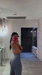 rachel tee.jpg