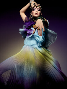 656762379_VogueParisMayJune2020117.thumb.jpg.5188c00a04c24f0ff08b5f63cf0d629a.jpg