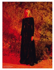 75478808_vogue-paris-2013-septembre(dragged)66.thumb.jpg.5872bf8844c50e39c7ecbd9ed646b2b2.jpg