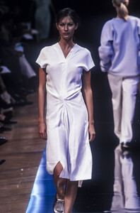 826778718_JilSander1999WomenRTW48.thumb.jpg.3a524d2d427a4d49a5d4294eb850b800.jpg