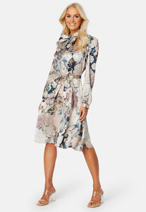 ida-sjöstedt-josie-dress-dusky-peach-floral_1.jpg