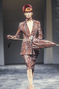 895070018_Missoni1995WomenRTW43.thumb.jpg.73920306b57107fb59ffe5b0926c4554.jpg