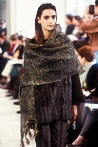 917337570_Prada1990WomenRTW20.thumb.jpg.5b74b82b9c4a754d96f0c93d3a208d5d.jpg