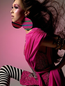 966953512_VogueParisMayJune2020114.thumb.jpg.b6ac9f09ab6abe7557780b3390cdd702.jpg