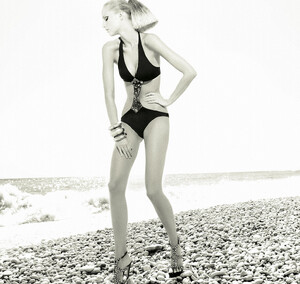 Andres_Sarda_SS_2011_BeachWear_Ad_Campaign.jpg