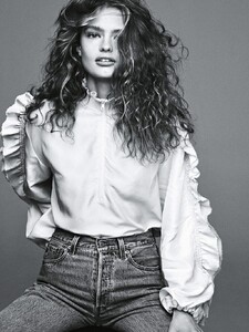 Anna-Mila-Guyenz-by-Lachlan-Bailey-for-Vogue-Australia-January-2016-1.thumb.jpg.bfe8d2bca231650477d541ddfe2f8caf.jpg