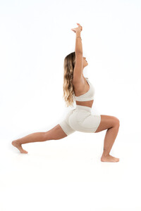Beige-CuerpoCompleto-6_900x.jpg