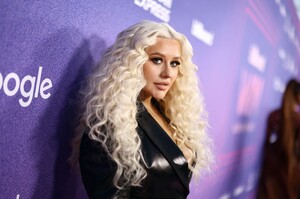 Christina_Aguilera_-_Billboard_Women_In_Music_-_Xtina_Daily_0002.jpg