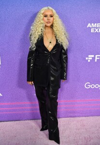 Christina_Aguilera_-_Billboard_Women_In_Music_-_Xtina_Daily_0009.jpg