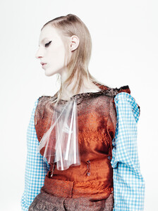 Document-Journal-FW15-Prada-Julia-Nobis-by-Willy-Vanderperre-01.thumb.jpg.b2e048b733f40f441328f639f72db53f.jpg