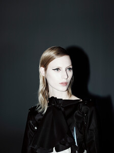 Document-Journal-FW15-Prada-Julia-Nobis-by-Willy-Vanderperre-13.thumb.jpg.dee1fed3cca587036e1641f3c0766863.jpg