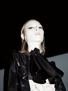 Document-Journal-FW15-Prada-Julia-Nobis-by-Willy-Vanderperre-14.thumb.jpg.eb5ac82f970b24f58b9f4e3e53334af8.jpg