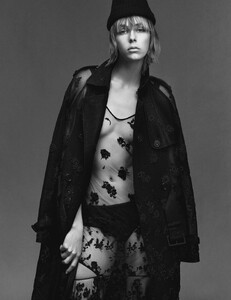 Edie_13.thumb.jpg.7719ab14cf455db4d3907b3ee56883ed.jpg