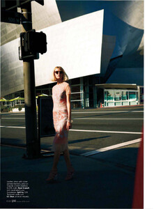 Elle-USA-March-2013-448.thumb.jpg.6be856207eeac0ed8e2906c760215b62.jpg