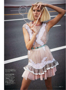 Elle-USA-March-2013-449.thumb.jpg.90d3310331abc2d5052455e5f94f3efe.jpg