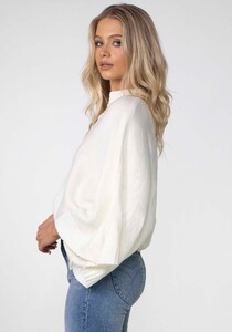 GLACIERPONCHOKNITINWINTERWHITEBYTHREEOFSOMETHINGAUSTRALIA10_1800x1800.jpg