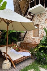 IndahNostalgiaxAishaK-082_701cf09f-ec22-4c54-a5b3-8ff9898839ff_1200x1799.jpg