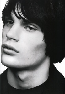 Stealth-by-Nathaniel-Goldberg-for-GQ-Style-UK-7.thumb.jpg.c18b784d1fcd10e42fce94d62a0f959e.jpg