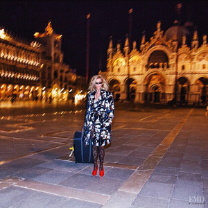 Venice_18.thumb.jpg.7b5051ea1e9fb7ae28d4e5908d63e774.jpg