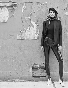 VogueSeptem2015_ebook3000-1670.thumb.jpg.6bd68fcba36390834c59390afcef0917.jpg