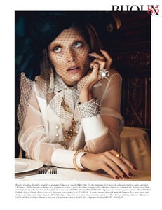 Vogue_France_2012-08-85.thumb.jpg.cc5187a10af1ee819fa087cb827b381b.jpg