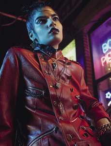 Vogue_Italia-April_2016-Bhumika_Arora-by-Emma_Summerton-07.thumb.jpg.a28ac1083f7d8efff04d2e18ac25c029.jpg