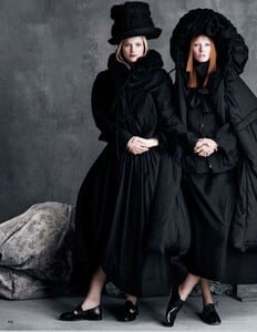 Vogue_Japan_-_September_2014-216.thumb.jpg.9fc27d27c445c7b7171bfb65c099bb02.jpg