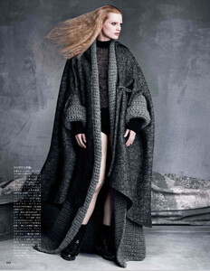 Vogue_Japan_-_September_2014-226.thumb.jpg.24dc9558d6c1402d50fd4dd34c24bbb9.jpg