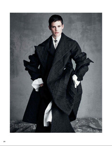 Vogue_Japan_-_September_2014-234.thumb.jpg.18242879276e9b05a126188f222f66e5.jpg