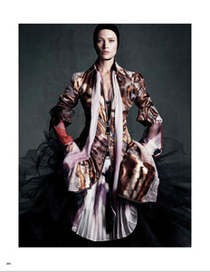 Vogue_Japan_-_September_2014-238.thumb.jpg.3edb72213fe96a96998a9e74ce7cf18f.jpg