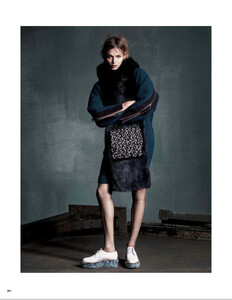 Vogue_Japan_-_September_2014-244.thumb.jpg.7a819f2592241b09d2a676ac7b8905a5.jpg