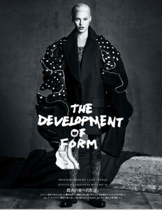 Vogue_Japan_-_September_2014-261.thumb.jpg.69968014ff1641b7259efa7930dda1f9.jpg