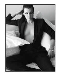 W_Magazine_2014-03-20.thumb.jpg.dd23a2575f516a9a0ca4f83ea16baa26.jpg