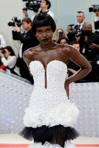 adut-akech-at-2023-met-gala-celebrating-karl-lagerfeld-a-line-of-beauty-in-new-york-05-01-2023-6.jpg