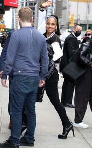 alicia-keys-arrive-at-late-show-with-stephen-colbert-in-new-york-12-08-2022-4.jpg
