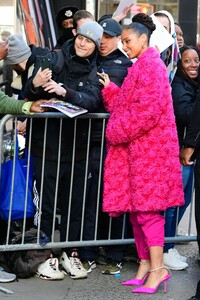 alicia-keys-good-morning-america-in-new-york-03-08-2022-1.thumb.jpg.56b2324e285d834cb432e16b6f50504a.jpg