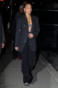 alicia-keys-in-a-black-diamond-suit-new-york-12-08-2022-3.jpg